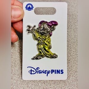 Disney Parks Snow White & The Seven Dwarfs Dopey Metallic Shiny Pin Series